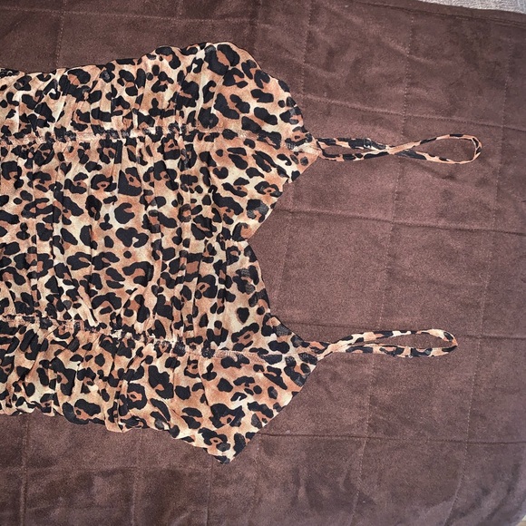 Cheetah bodysuit! Super cute - Picture 3 of 4